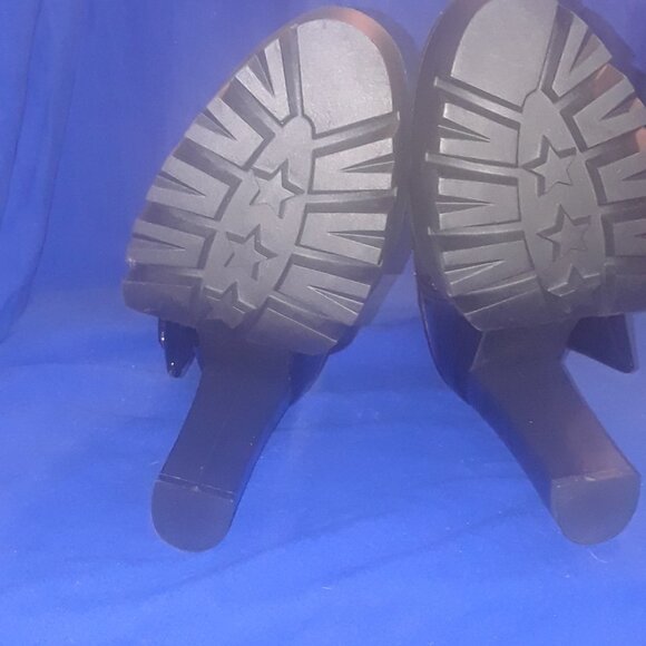 AZALEA WANG IM NOT YOUR DOLL CHUNKY HEEL BOOTIE ( BRAND NEW !!!! ) - Picture 2 of 6